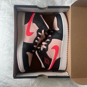 Women’s/Air Jordan 1 Mid - atmosphere/infrared